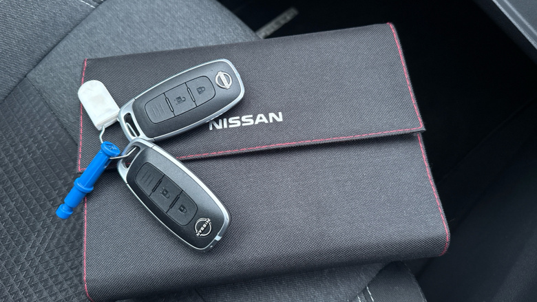 Nissan Qashqai 1.3 DiG-T MH N-Connecta 5dr Petrol Hatchback